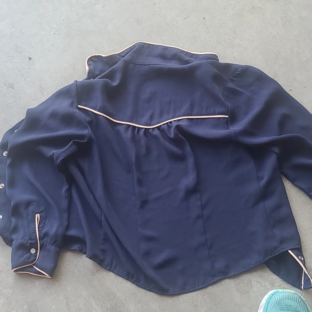 Blouse - Picture 3 of 3
